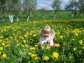 Marie beim Onkel Alfons (Masuren) Mai 2004
